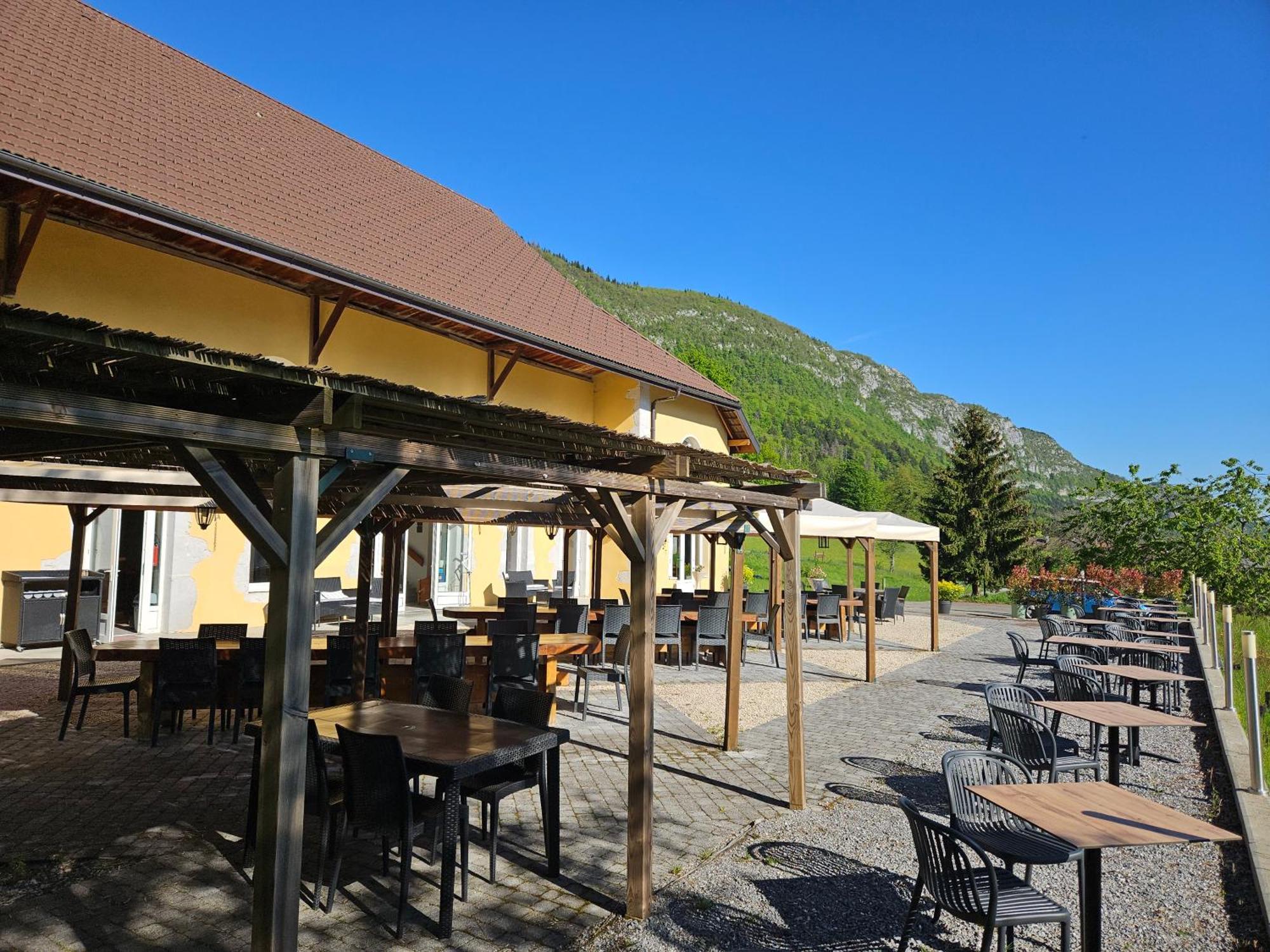 Auberge De Pontgibaud Lathuile المظهر الخارجي الصورة